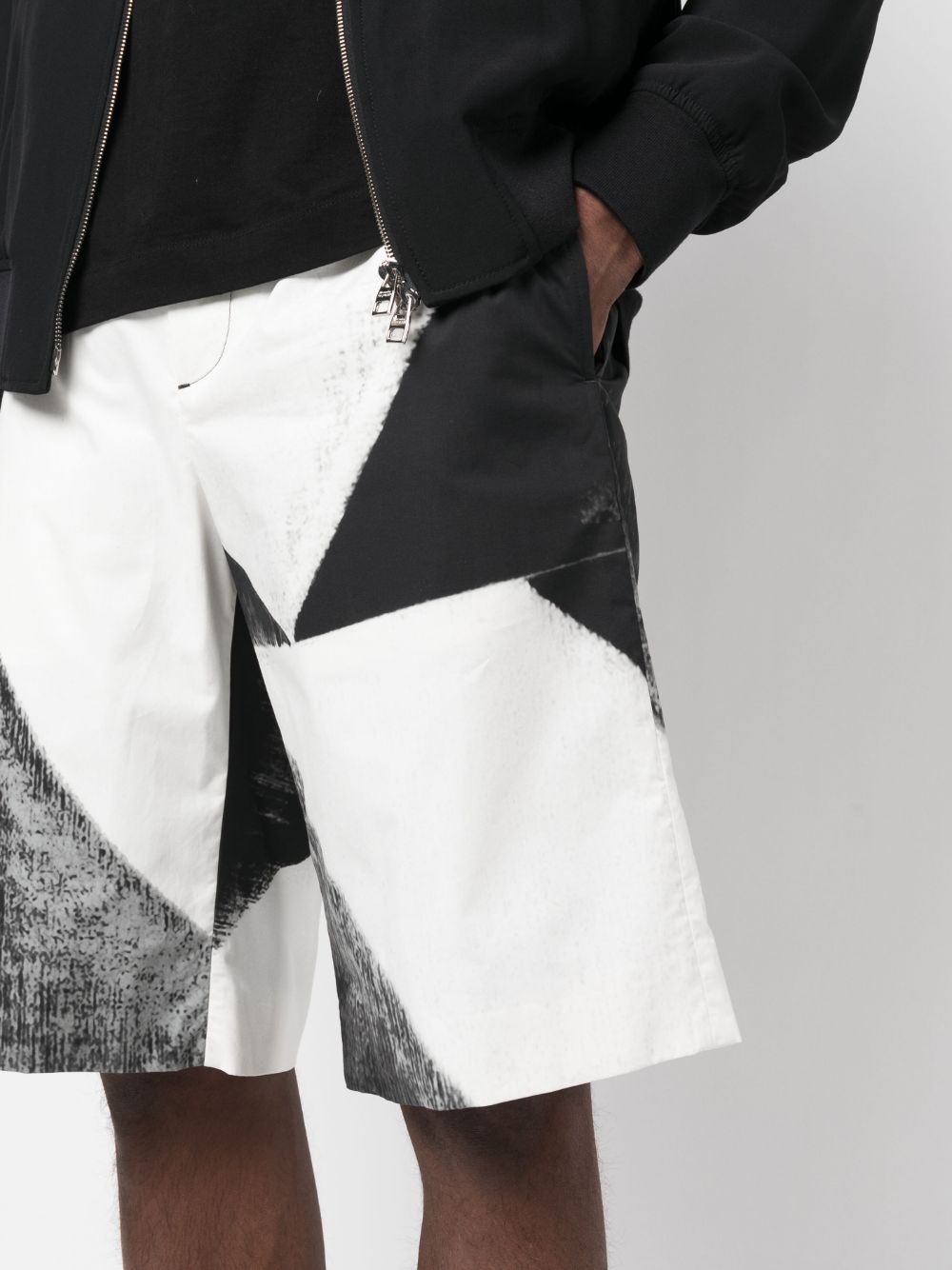 Alexander McQueen abstract-print cotton bermuda shorts Alexander Mcqueen