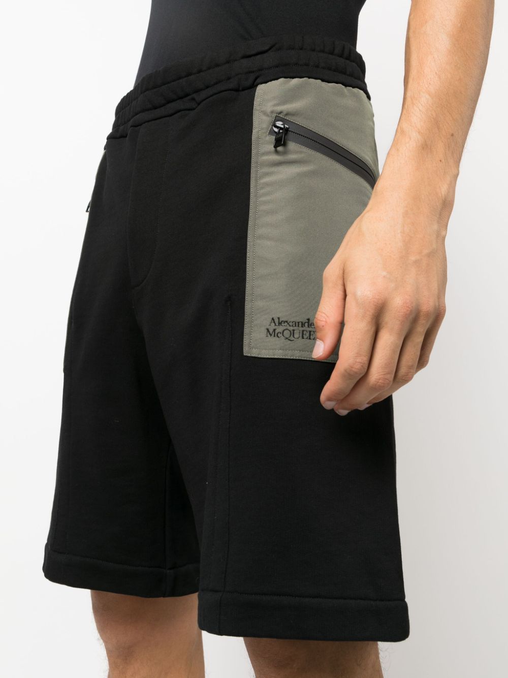 Alexander McQueen two-tone Elasticated Track Shorts - Gallerias