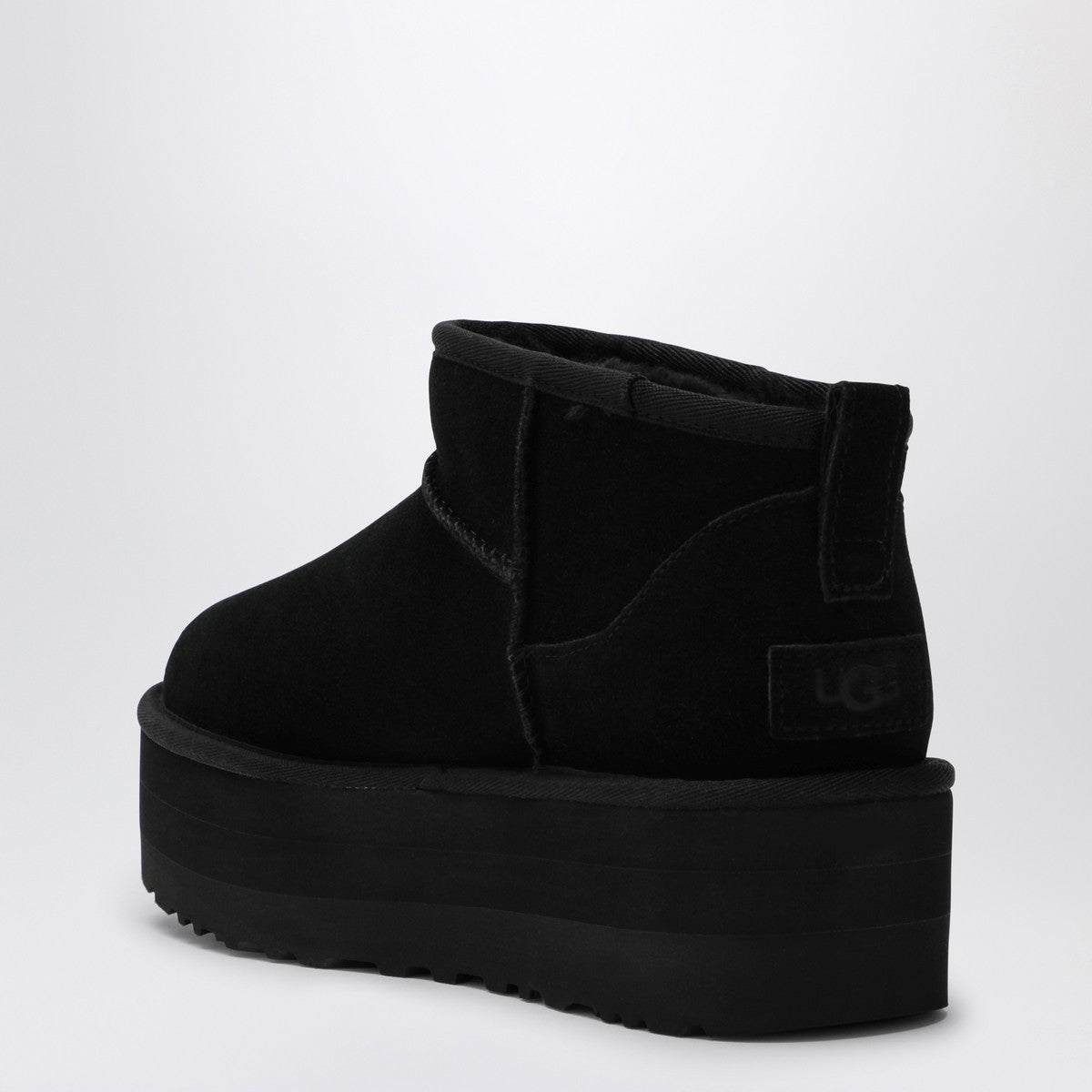 UGG Classic Ultra Mini black boot with platform Ugg
