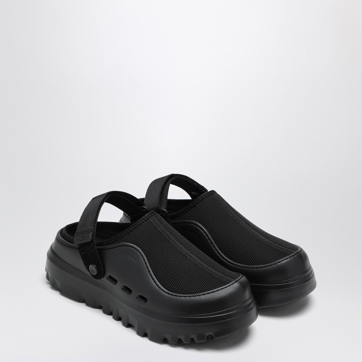 UGG PeakMod sabots in Woodland Black Ugg