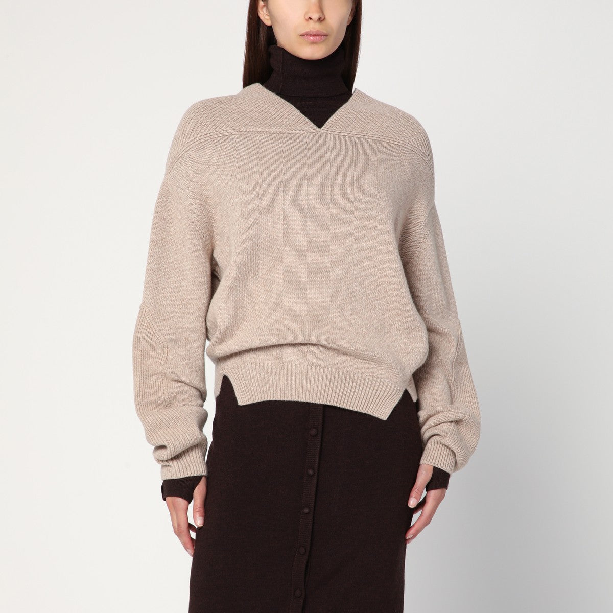 Victoria Beckham Sand-coloured sweater in wool and cashmere Victoria Beckham