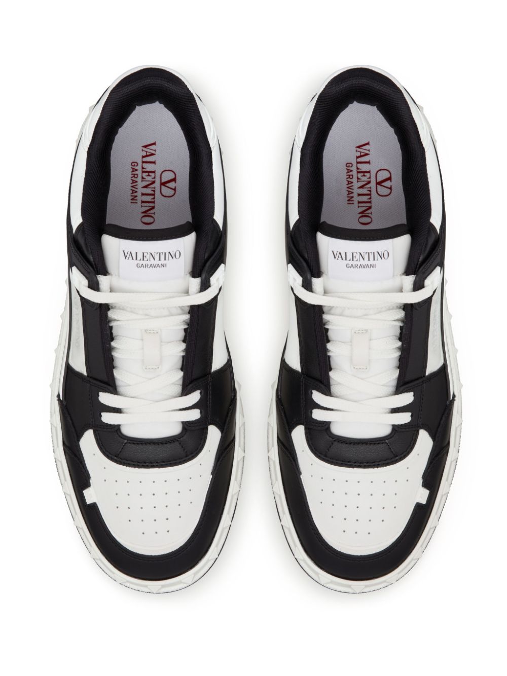 Valentino Garavani Low Top Freedots Sneaker In Calfskin Valentino Garavani