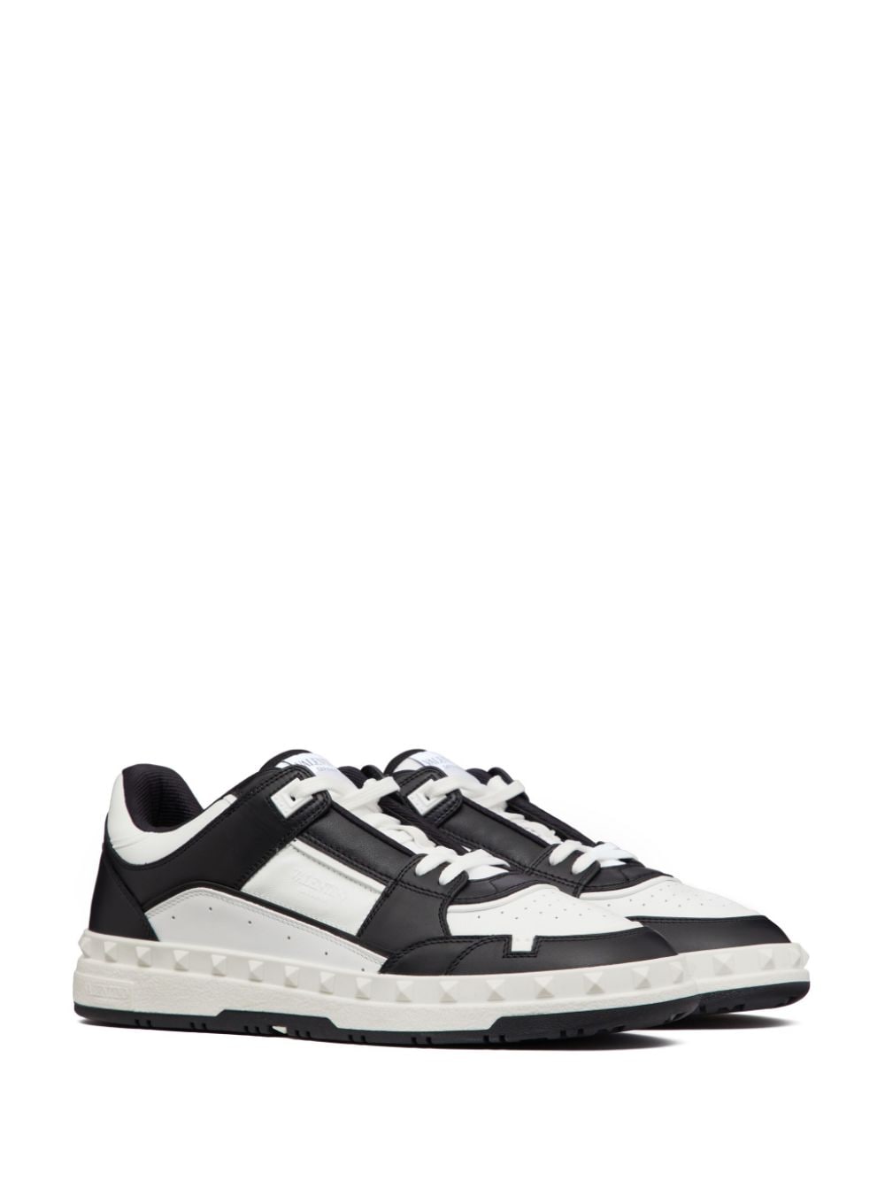 Valentino Garavani Low Top Freedots Sneaker In Calfskin Valentino Garavani