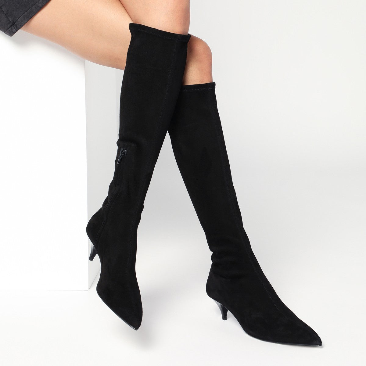 A.EMERY The Oscar Boots neri in suede A.EMERY