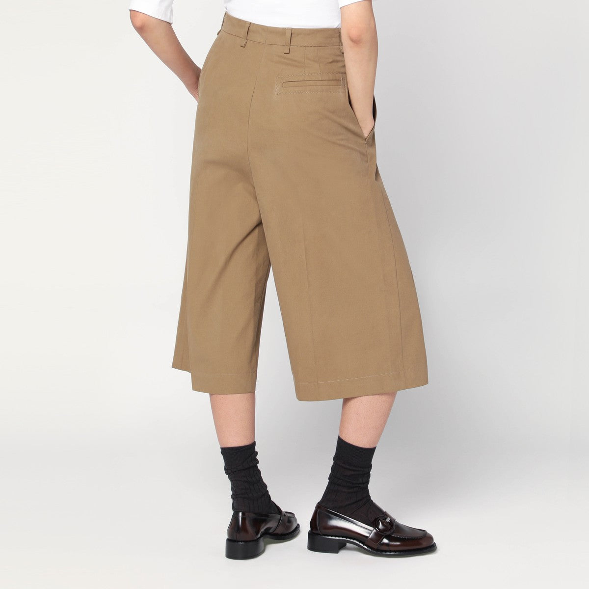 MKDT Studio Long beige bermuda shorts Pennie MKDT Studio