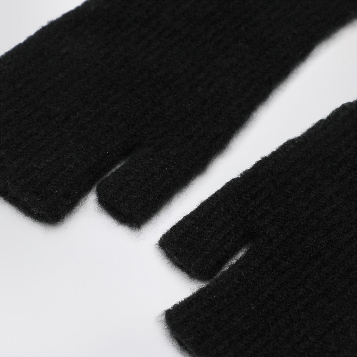 Roberto Collina Long black gloves in cashmere and silk blend Roberto Collina
