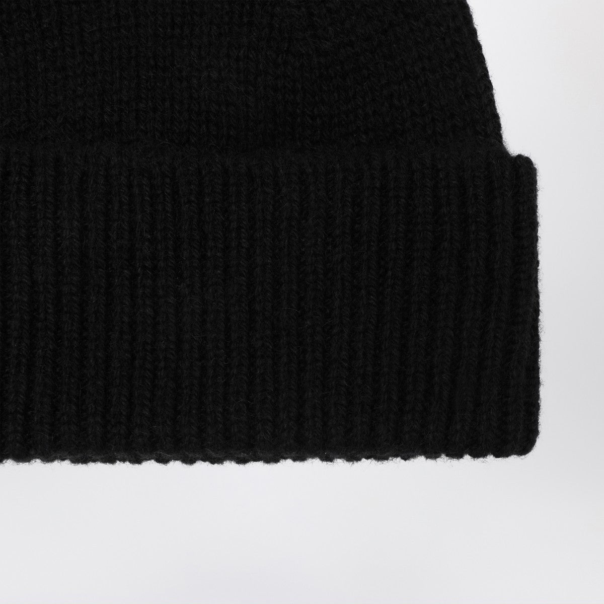 Roberto Collina Cashmere Beanie in Black Roberto Collina