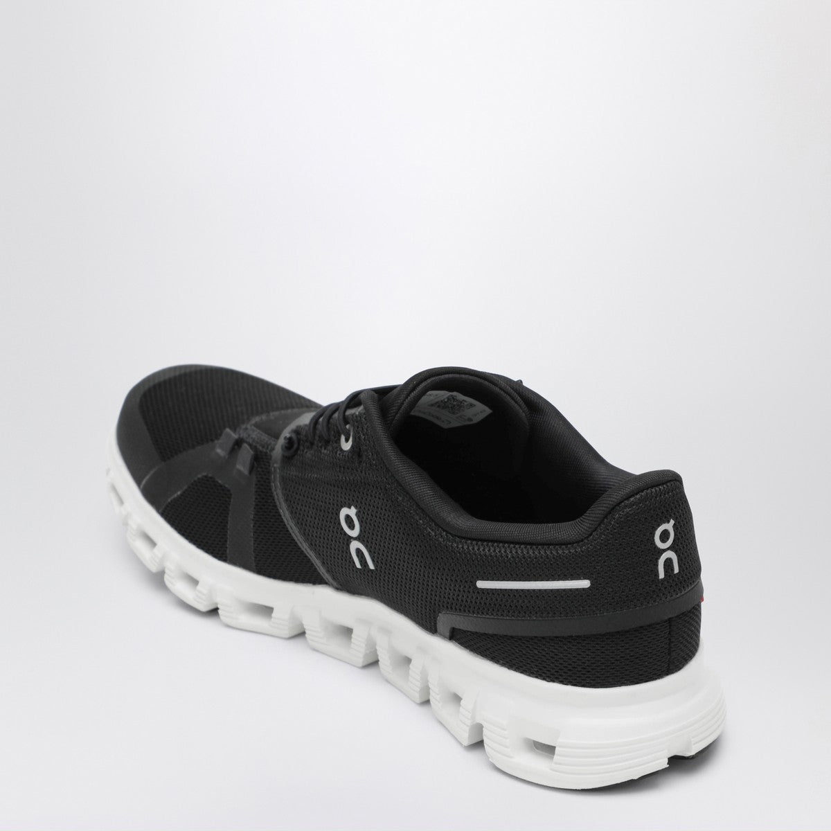 On Sneaker Cloud 6 black/white On