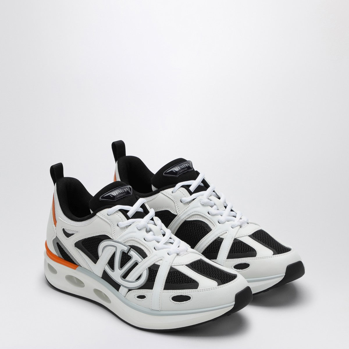 Valentino Garavani Vlogo Easyjog white/black/orange sneakers Valentino Garavani