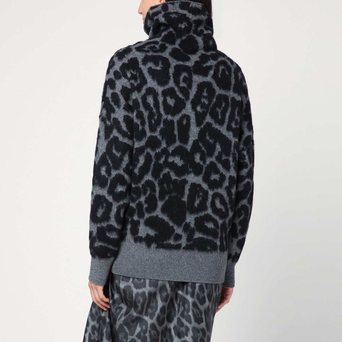 Stella McCartney Leopard print turtleneck sweater in wool Stella McCartney