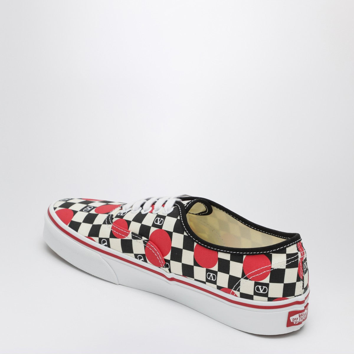 Valentino Garavani X Vans Sneaker Low-Top black/red with VLogo Checkerboard print and polka-dot detail Valentino Garavani X Vans
