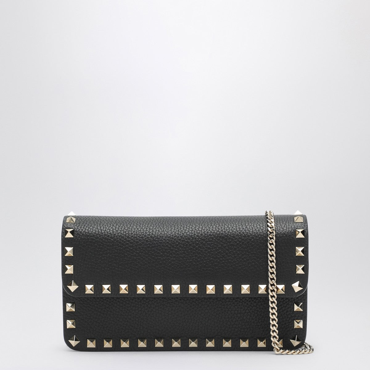 Valentino Garavani Pouch with black Rockstud chain Valentino Garavani