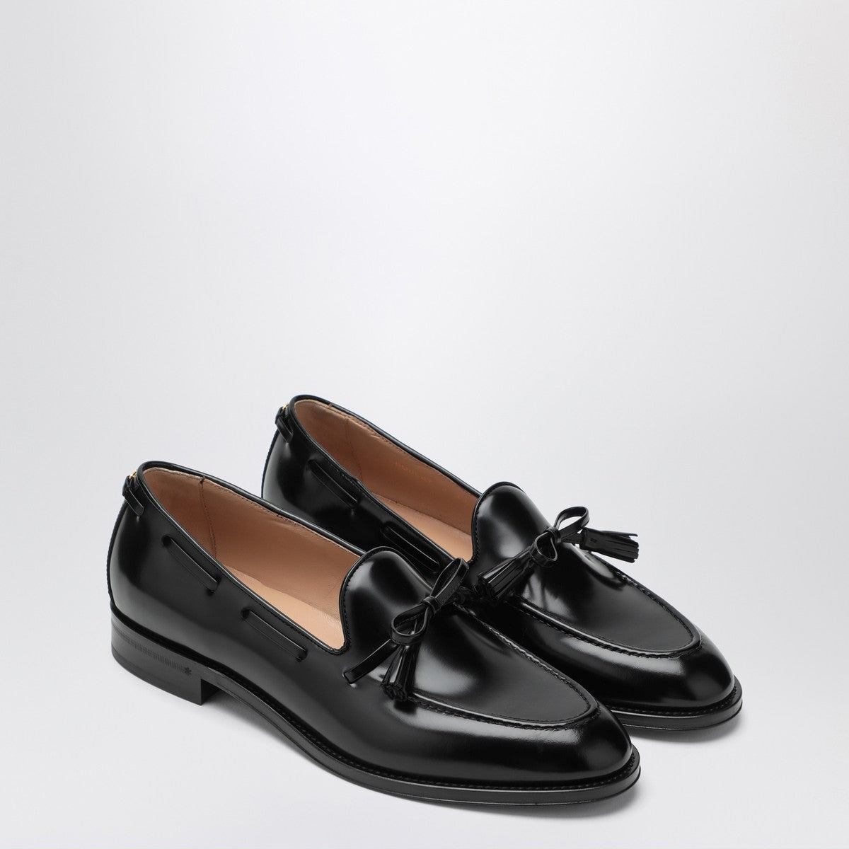 Valentino Garavani Bowshire loafers in black glossy calfskin Valentino Garavani