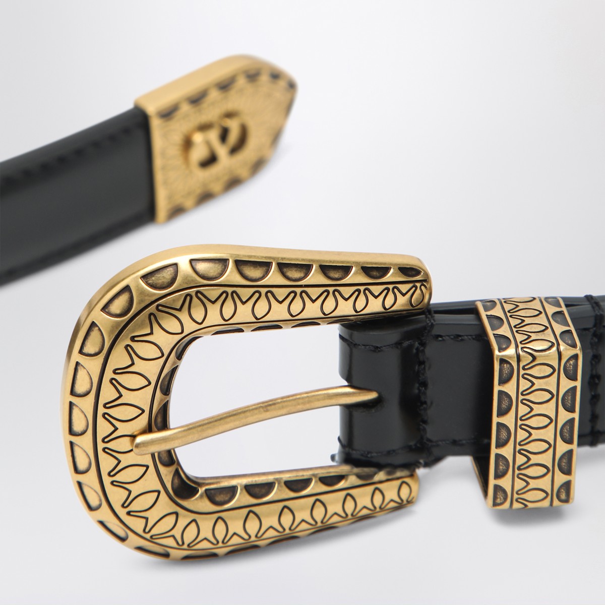 Valentino Garavani Black VLogo Signature belt in polished calfskin Valentino Garavani