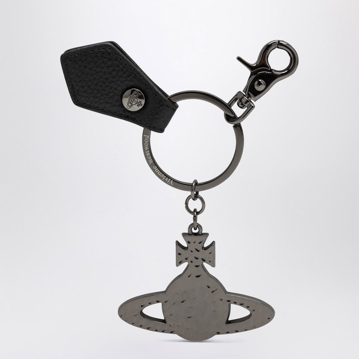 Vivienne Westwood Black hammered metal Orb keychain Vivienne Westwood