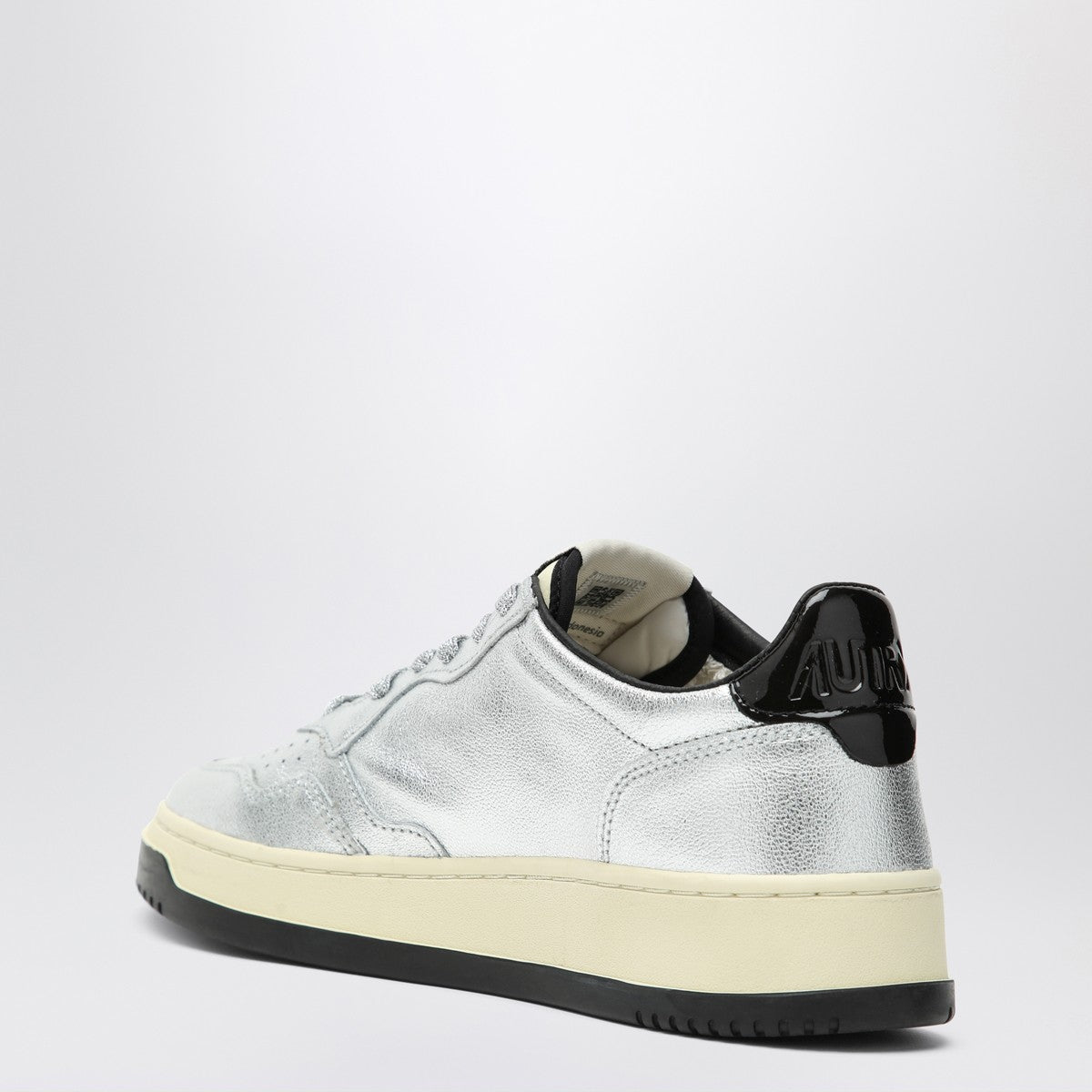 AUTRY Sneaker Medalist in silver leather Autry