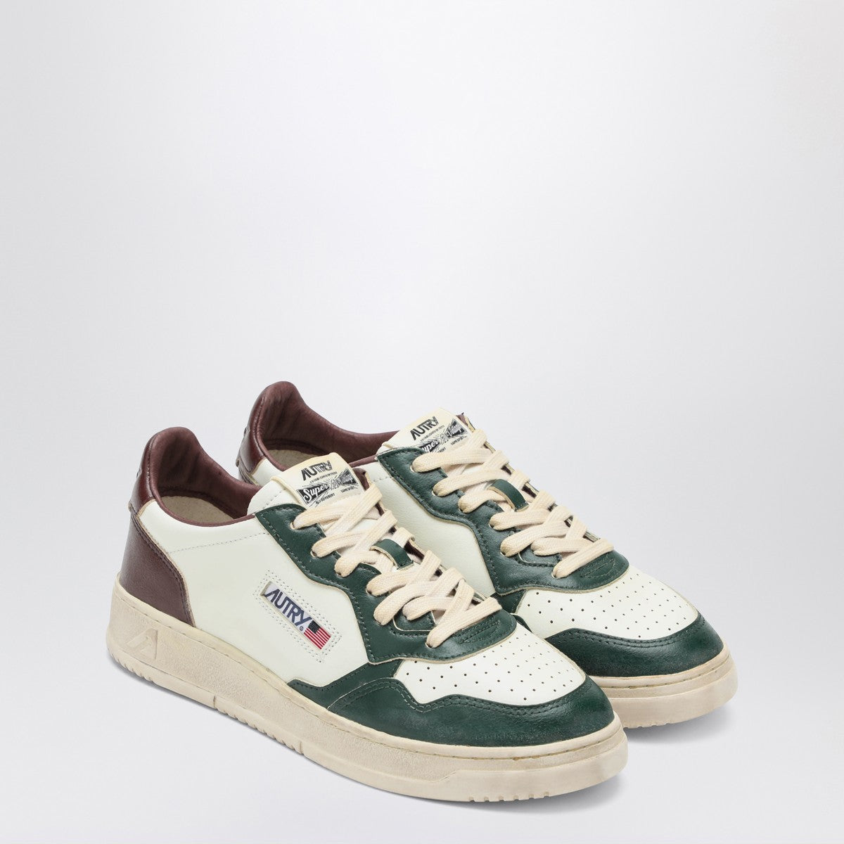 AUTRY White/green/rum Medalist Low Super Vintage sneakers Autry