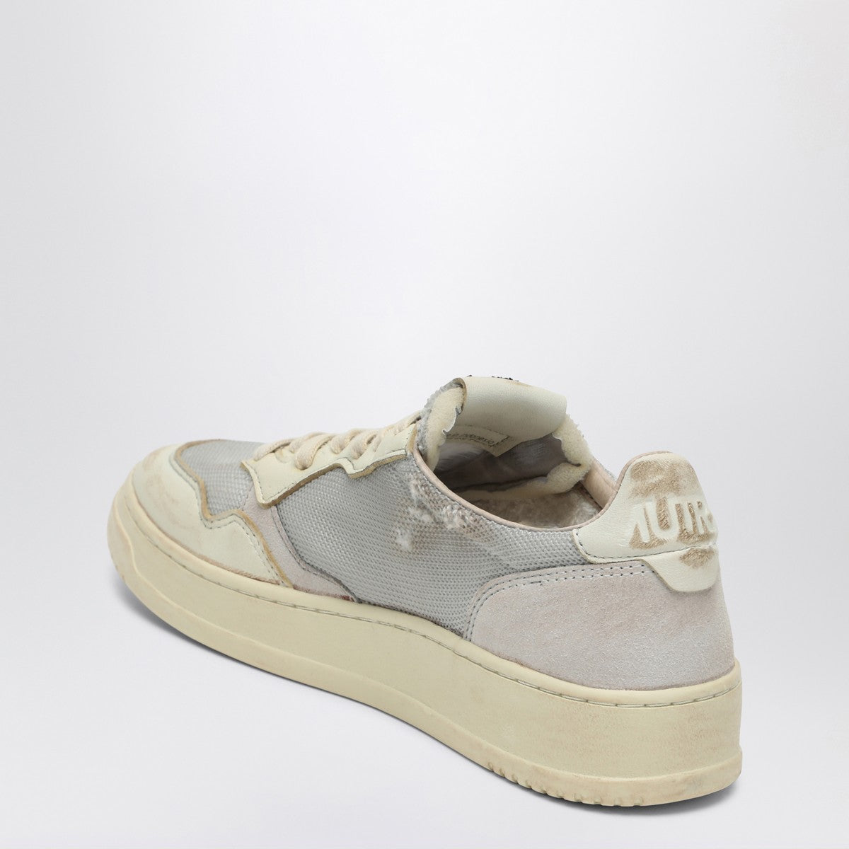 AUTRY Sneaker Medalist Low Super Vintage in gray/white leather and mesh Autry