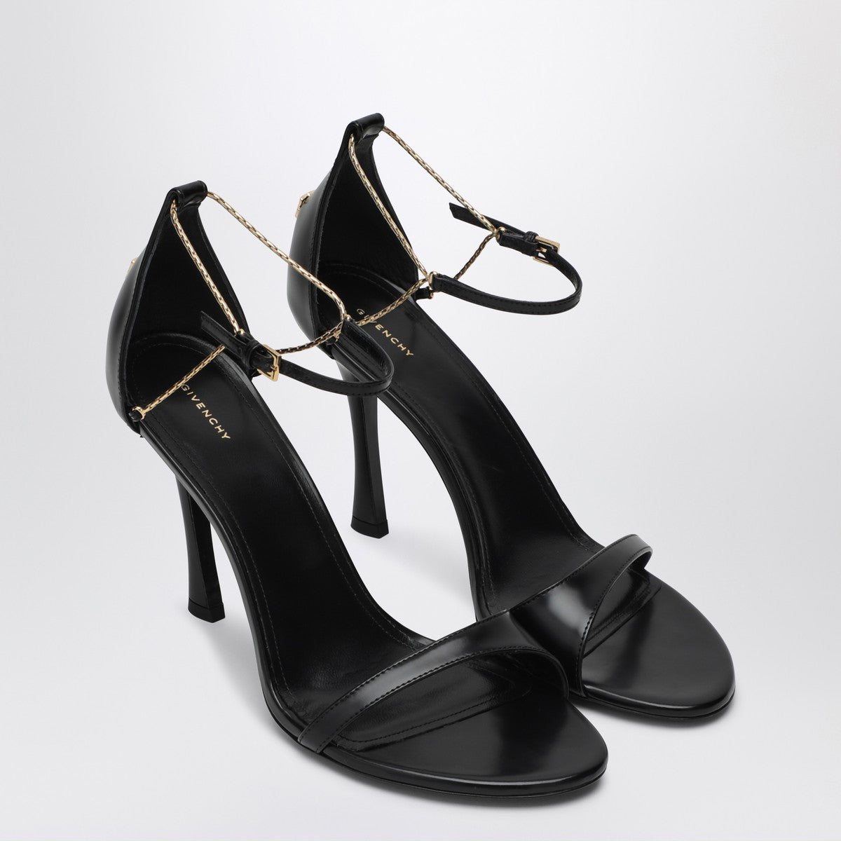 Givenchy 4G Liquid 95 sandals in black leather Givenchy