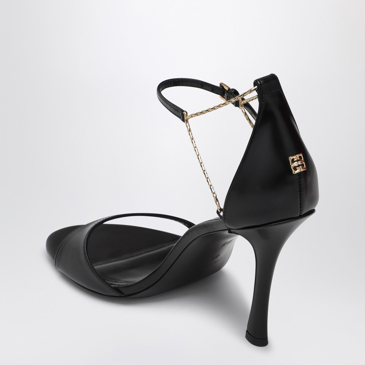 Givenchy 4G Liquid 95 sandals in black leather Givenchy