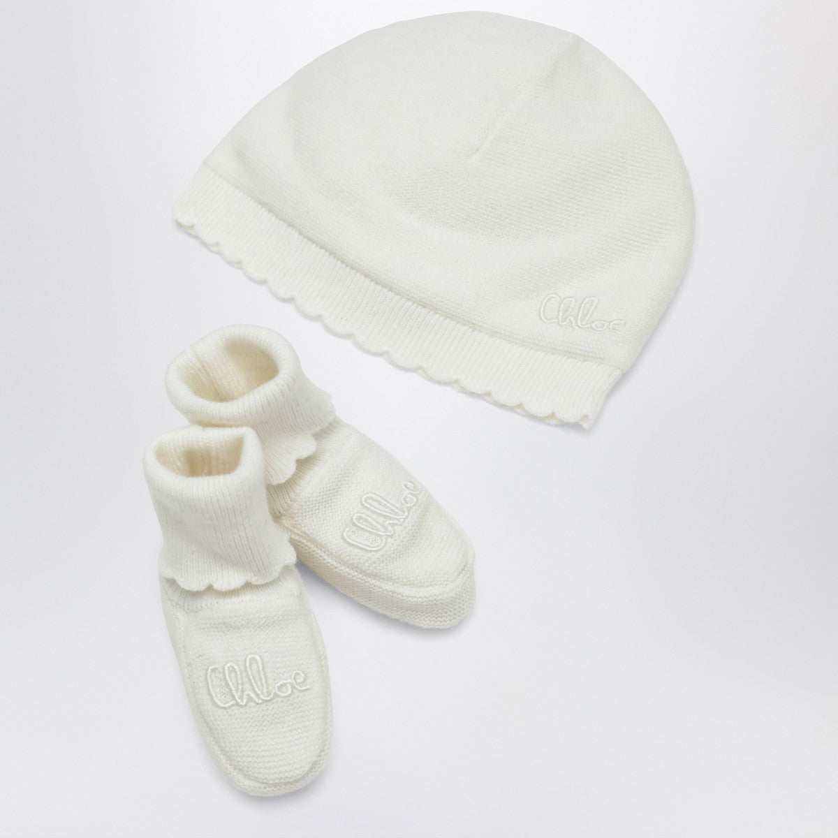 Chloé White hat and booties set Chloé