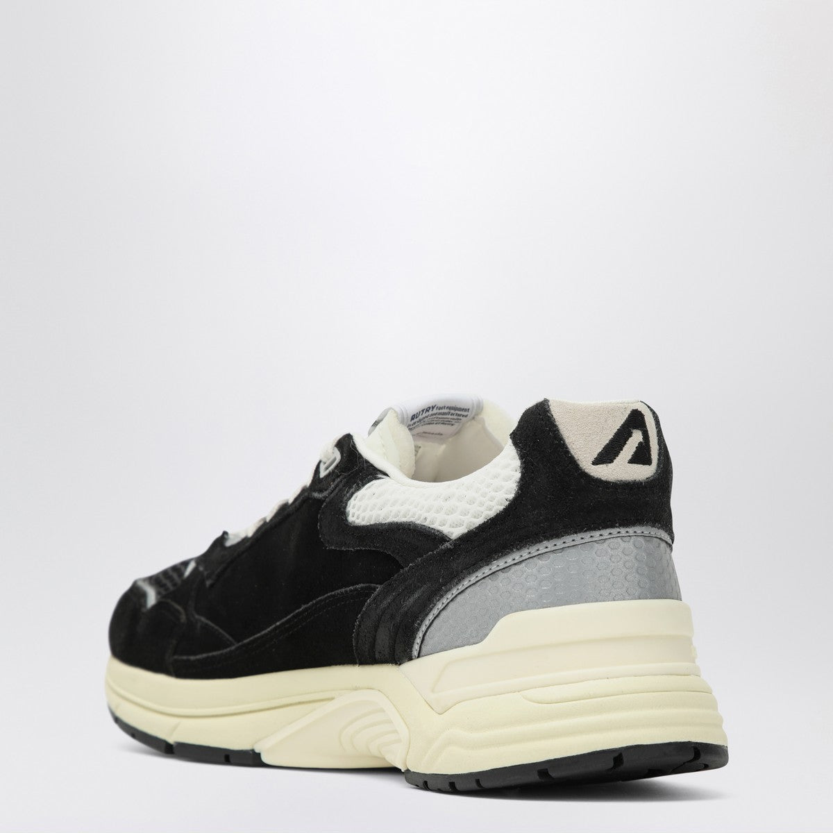 AUTRY Hyperway sneakers in black mesh and velvet Autry