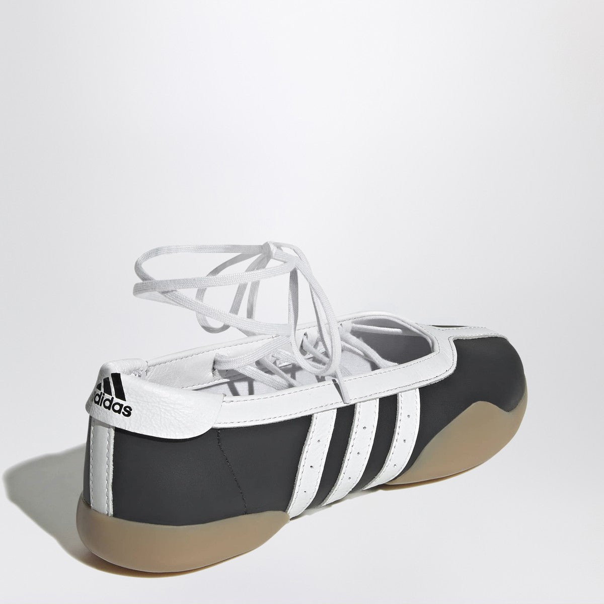 adidas Originals Mei Core Black/Cloud White/Gum Taekwondo trainers adidas Originals