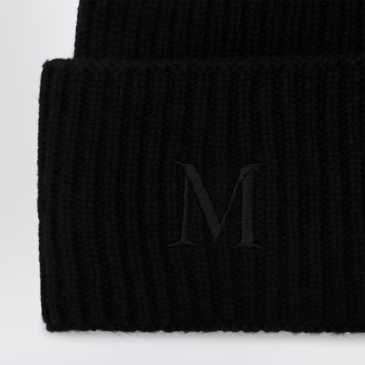 Max Mara Cashmere Beanie in Black Max Mara