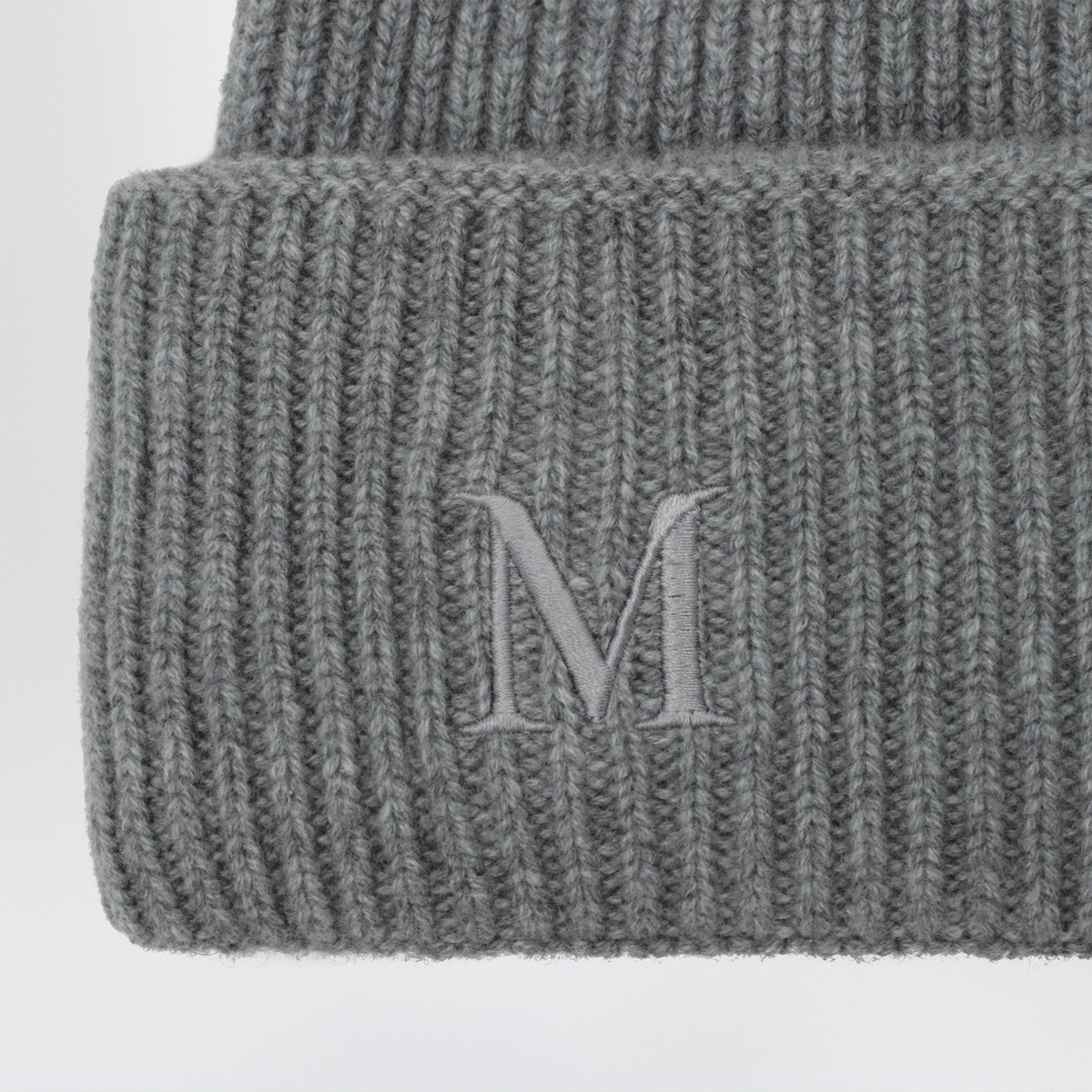 Max Mara Cashmere Beanie in Light Grey Max Mara