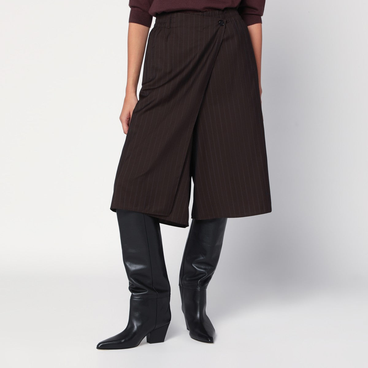 6397 Pinstripe bermuda shorts with crossover closure 6397