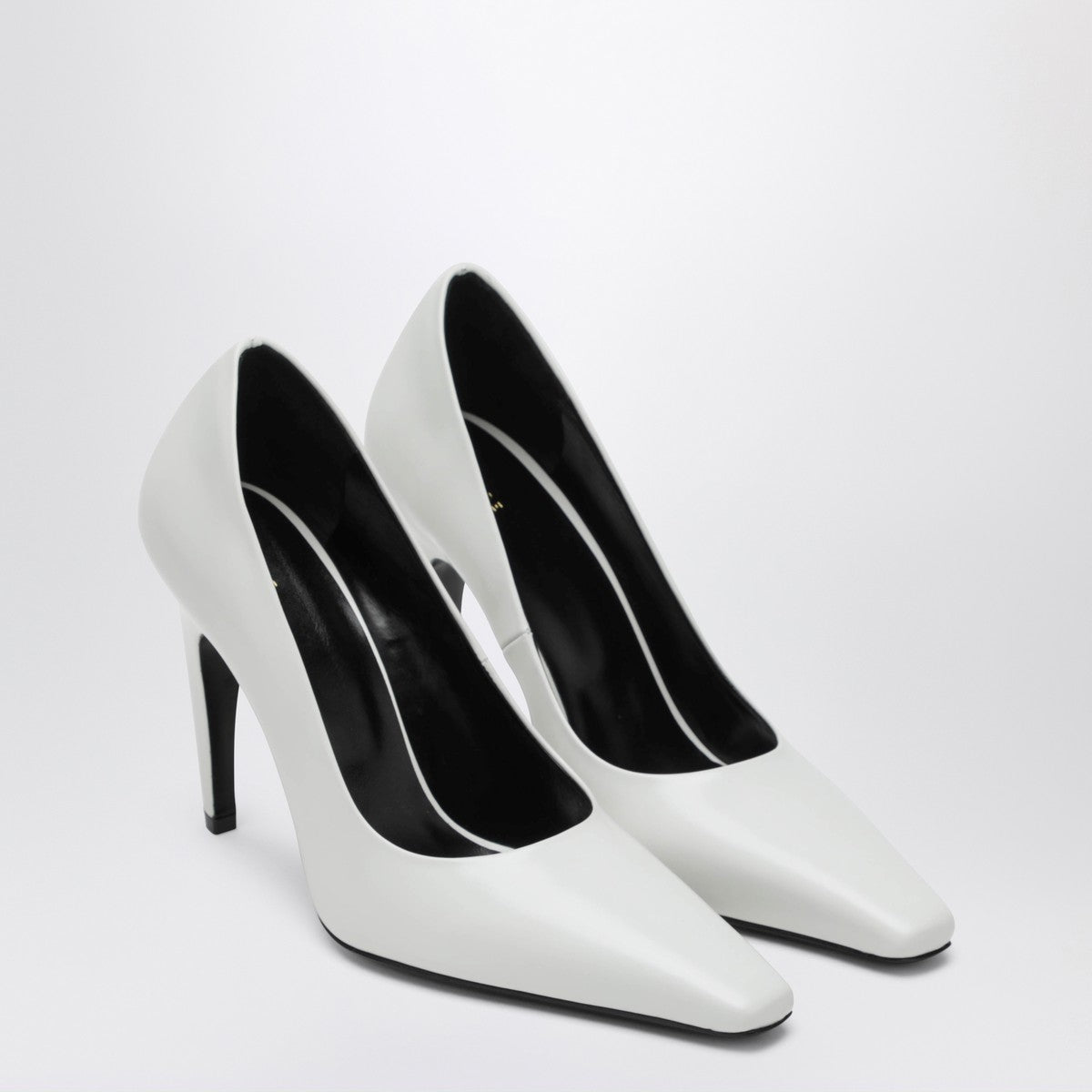 Jude Fame pumps in white polished leather Jude