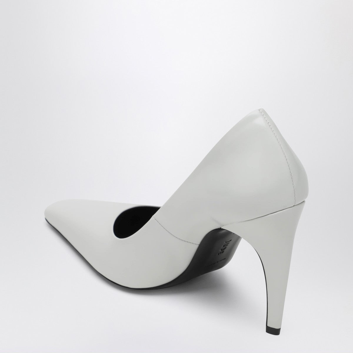 Jude Fame pumps in white polished leather Jude