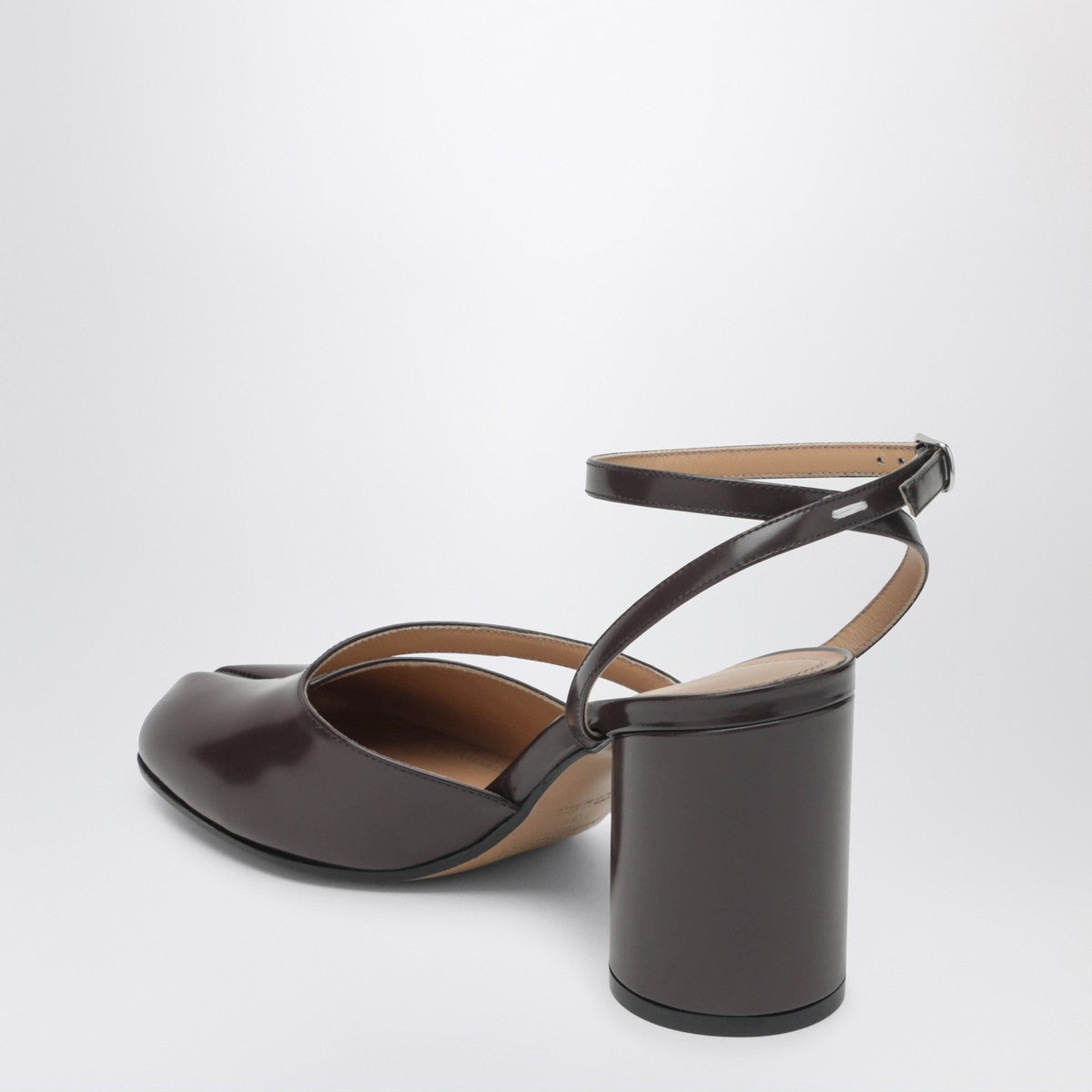 Maison Margiela Brown Tabi sandals in brushed leather Maison Margiela
