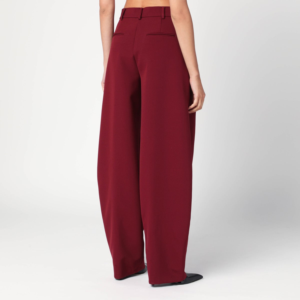 THE ANDAMANE Bordeaux pleated pants The Andamane
