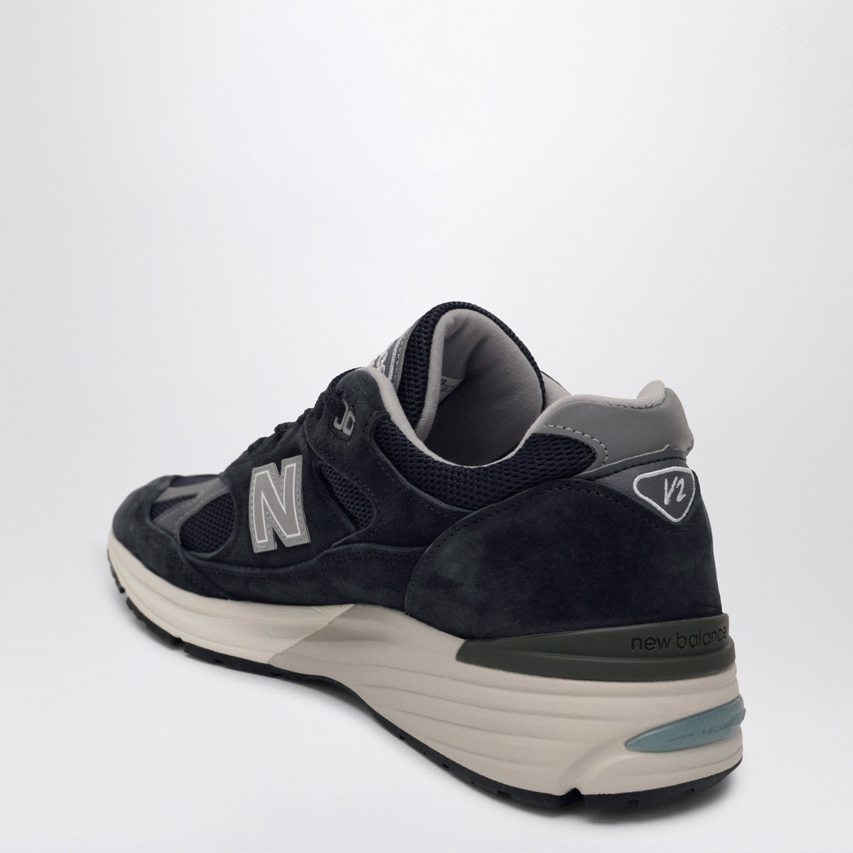 New Balance Made in UK 991v2 Sneakers in Navy Blue New Balance