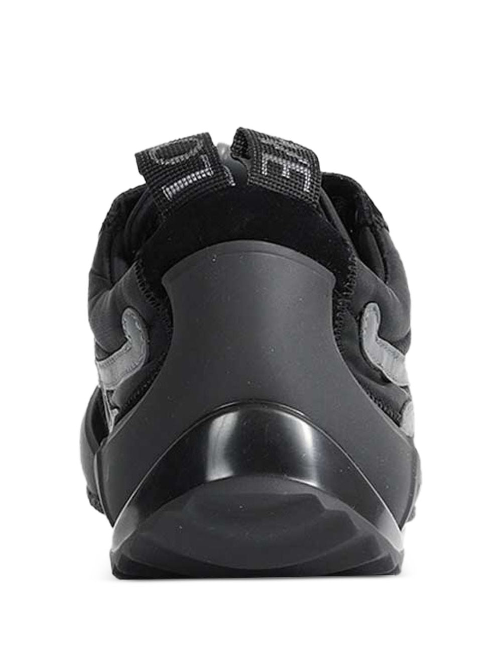 GRIP SNEAKERS