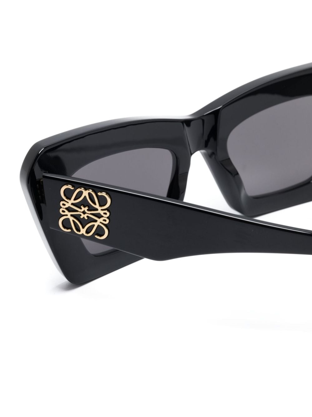 CAT-EYE SUNGLASSES