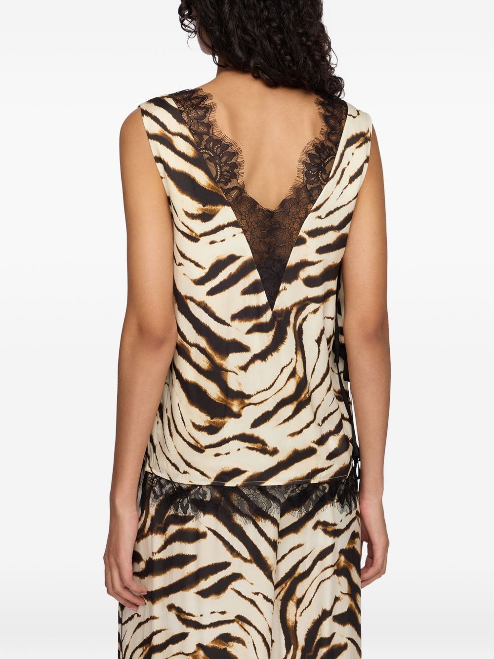 ZEVRA PRINT V-NECKED TOP