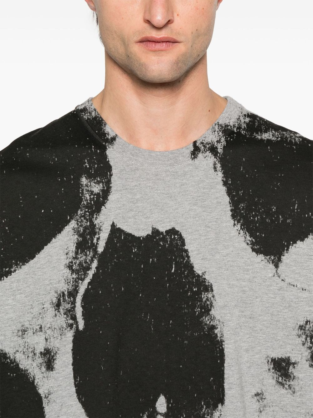 Alexander McQueen T-shirts and Polos Grey - Gallerias