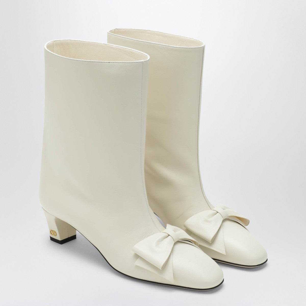 Valentino Garavani Ivory Bowow ankle boots Valentino Garavani 