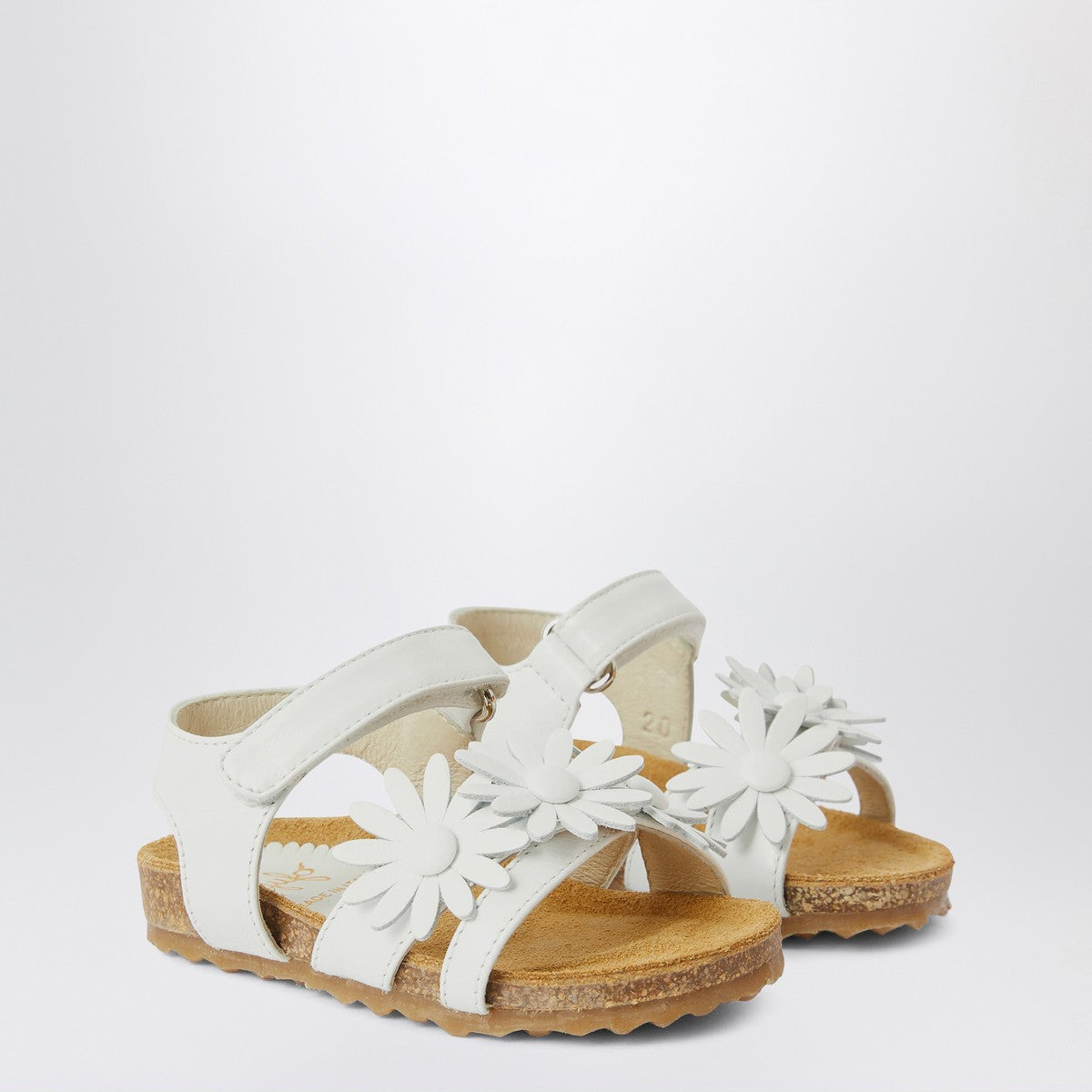 Il Gufo White sandal with applied flowers Il Gufo 