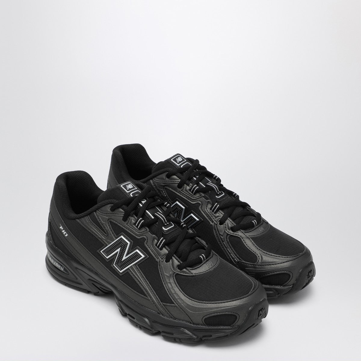 New Balance 740 Black/Silver metallic sneakers New Balance 
