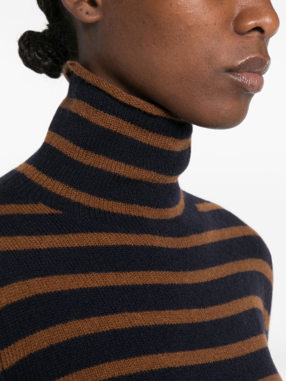 CASHMERE TURTLE-NECK SWEATER