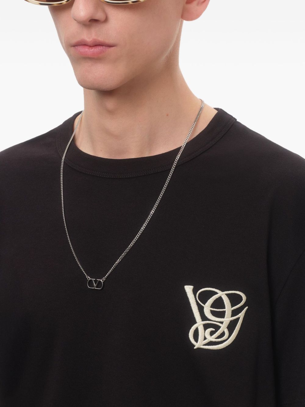 VLOGO SIGNATURE NECKLACE