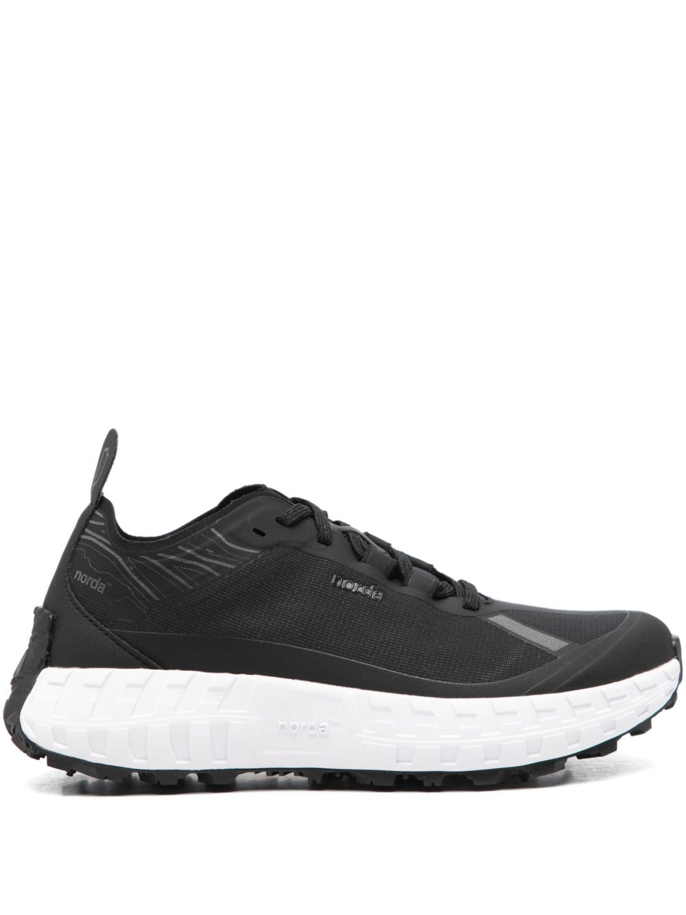 001 SNEAKERS