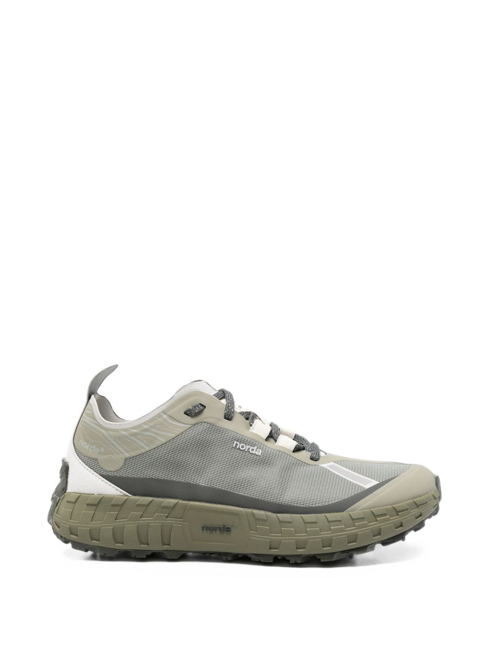 001 SNEAKERS